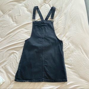 black overalls dress 🖤
fits xs-s